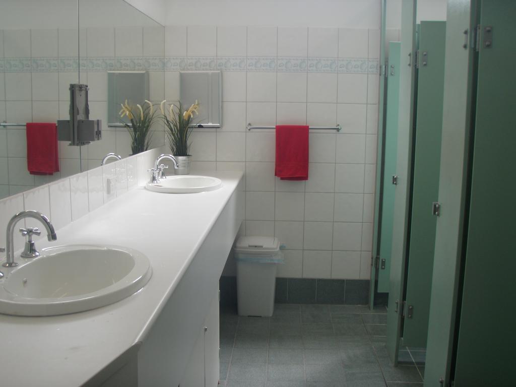 Bells Beach Backpackers Hostel Torquay Room photo
